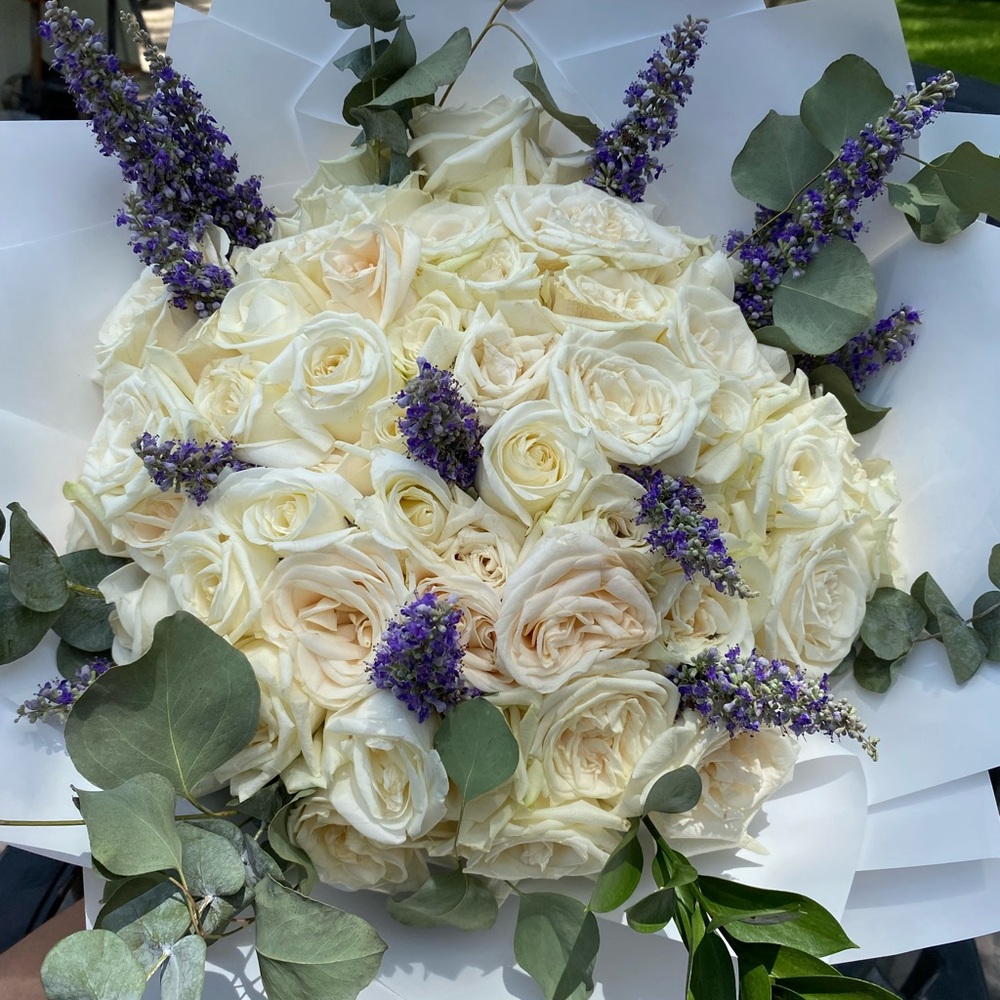 Elegant Cream and Purple Floral Bouquet